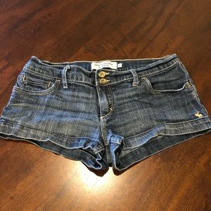 Abercrombie Medium Wash Denim Shorts Size 2
